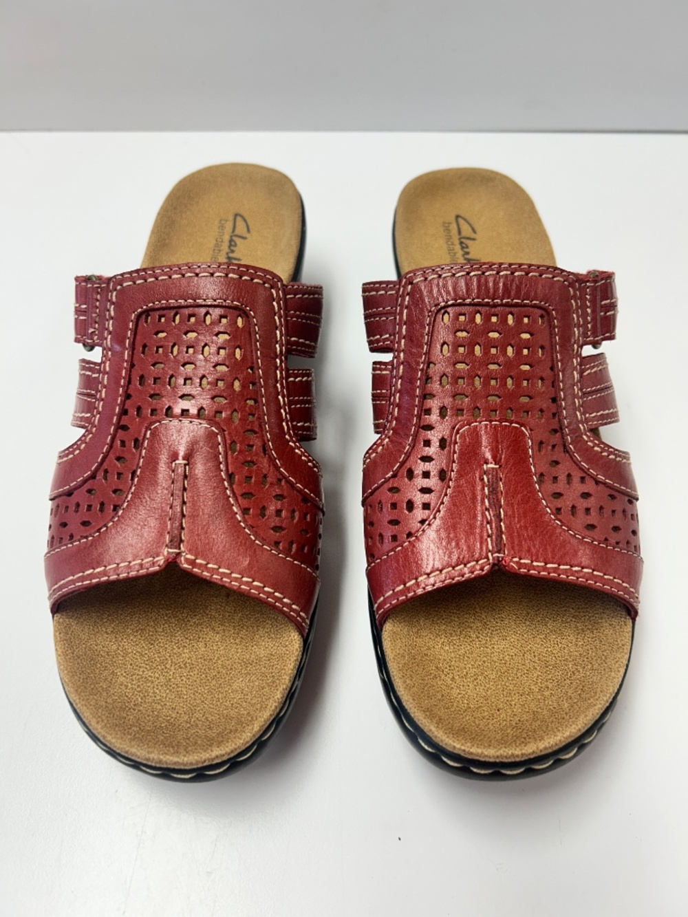 NWOB Clarks Red Slide Sandals Womens Size 10 M 60225 Perforated Leather Upper